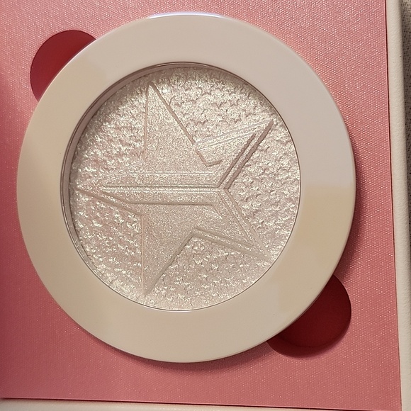 NIB Extreme Frost Highlighting Powder by Jeffree Star - Picture 8 of 16